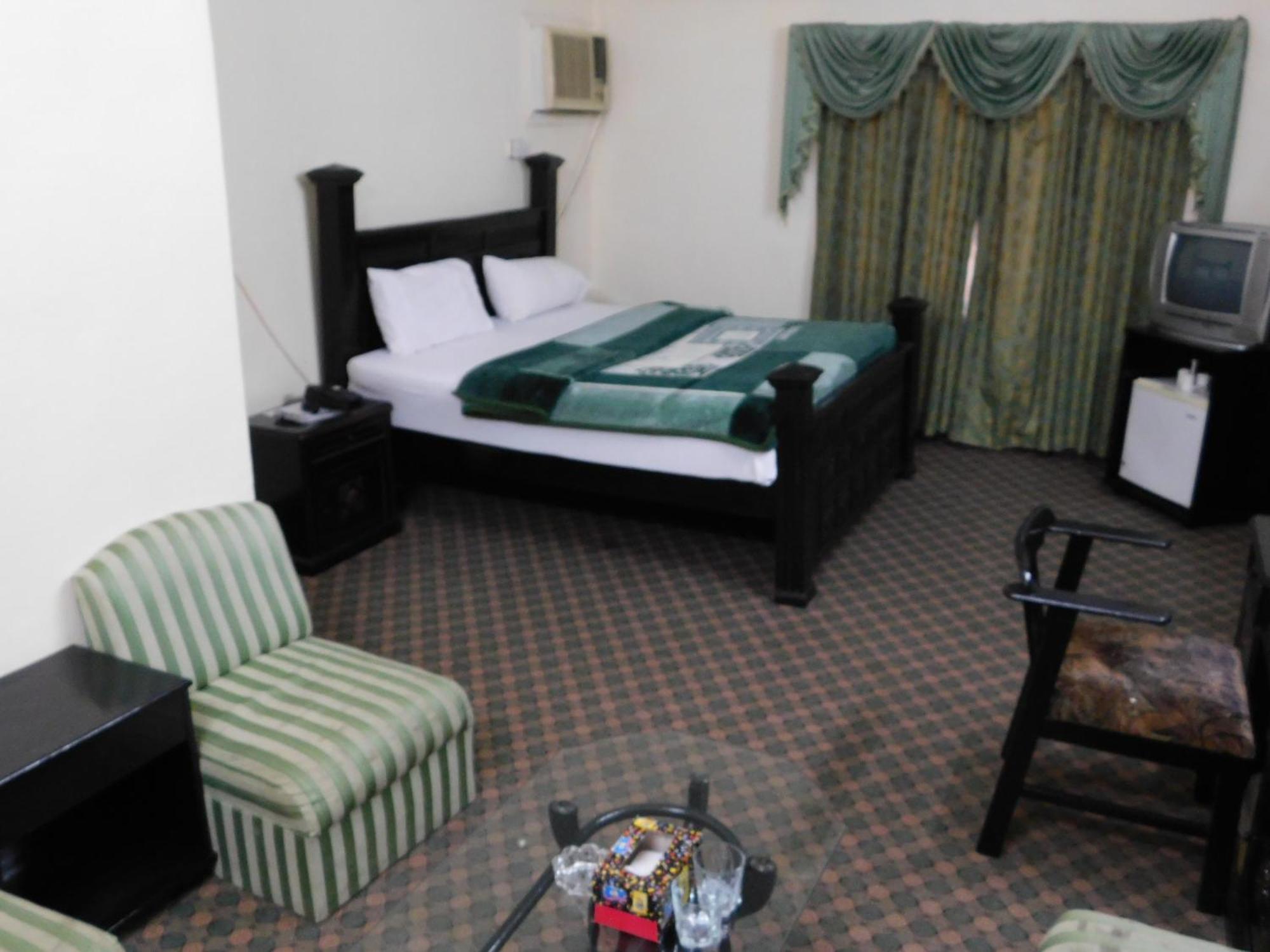 The City Lodge Islamabad Room photo